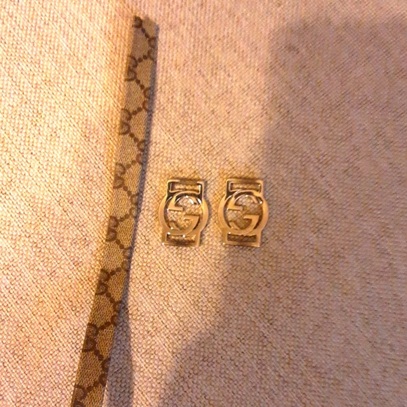 GUCCI logos w straps + Gucci Keychain repurporse from Gucci bag Firm price - Picture 10 of 16